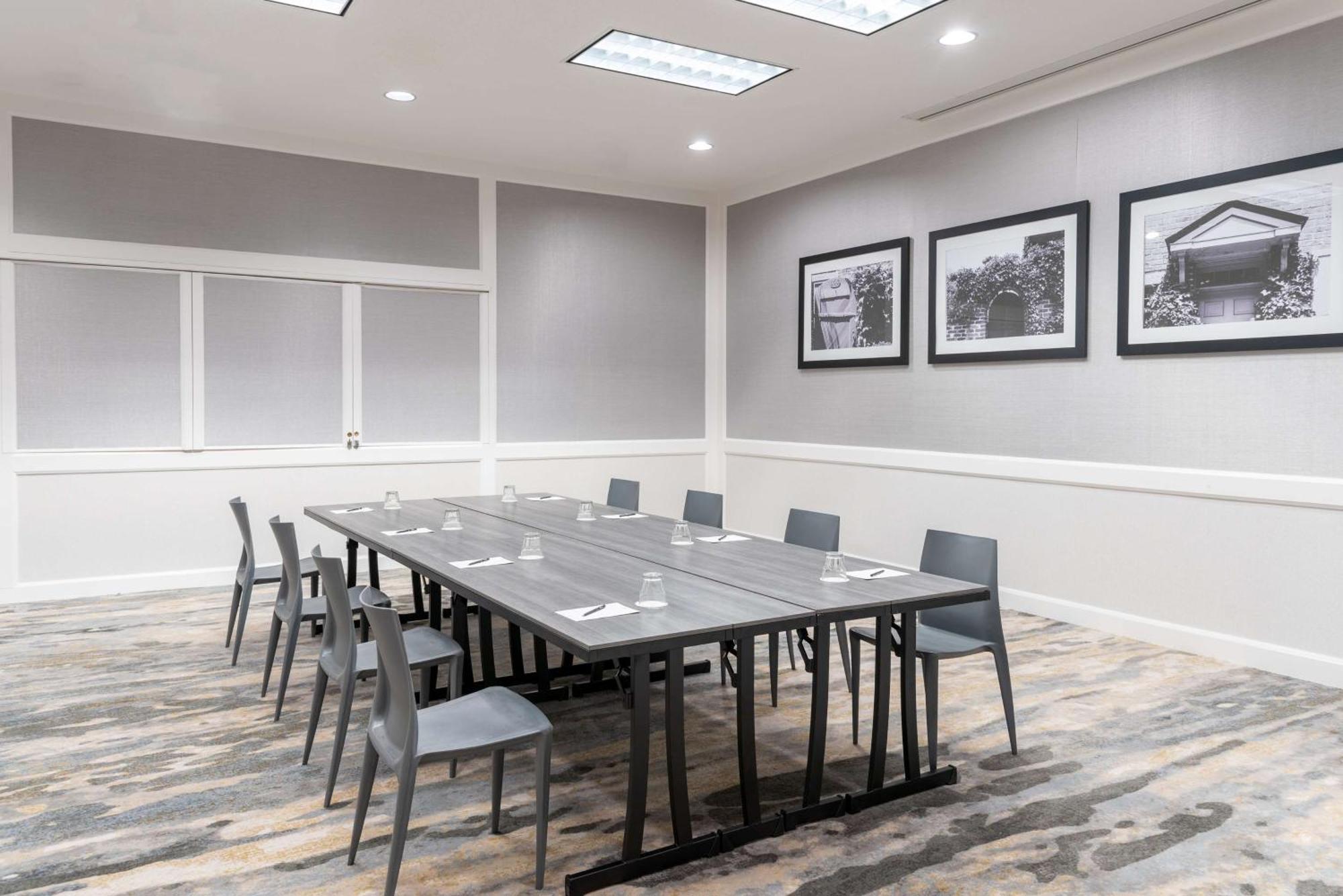 Hilton Alexandria Mark Center Екстер'єр фото