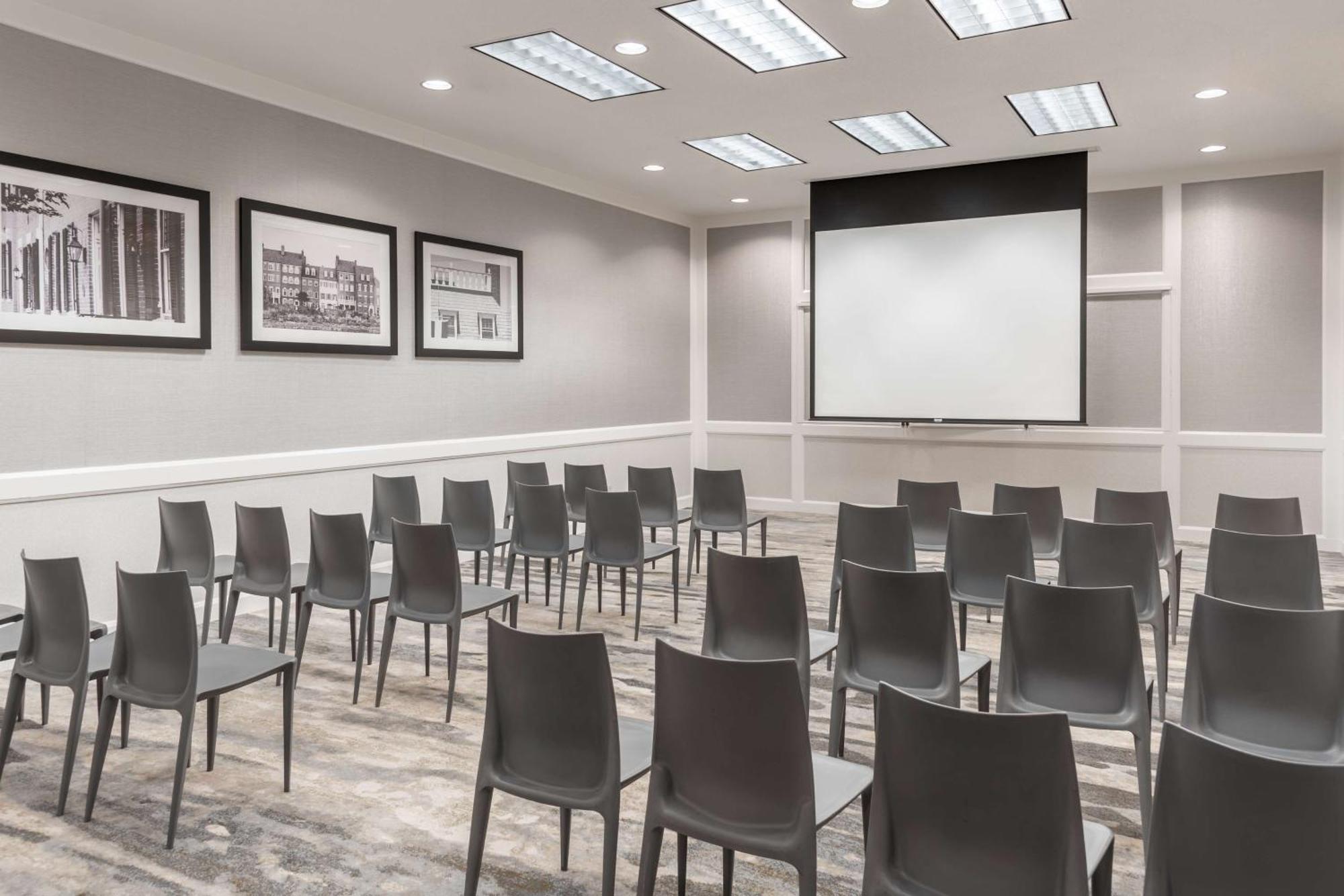 Hilton Alexandria Mark Center Екстер'єр фото