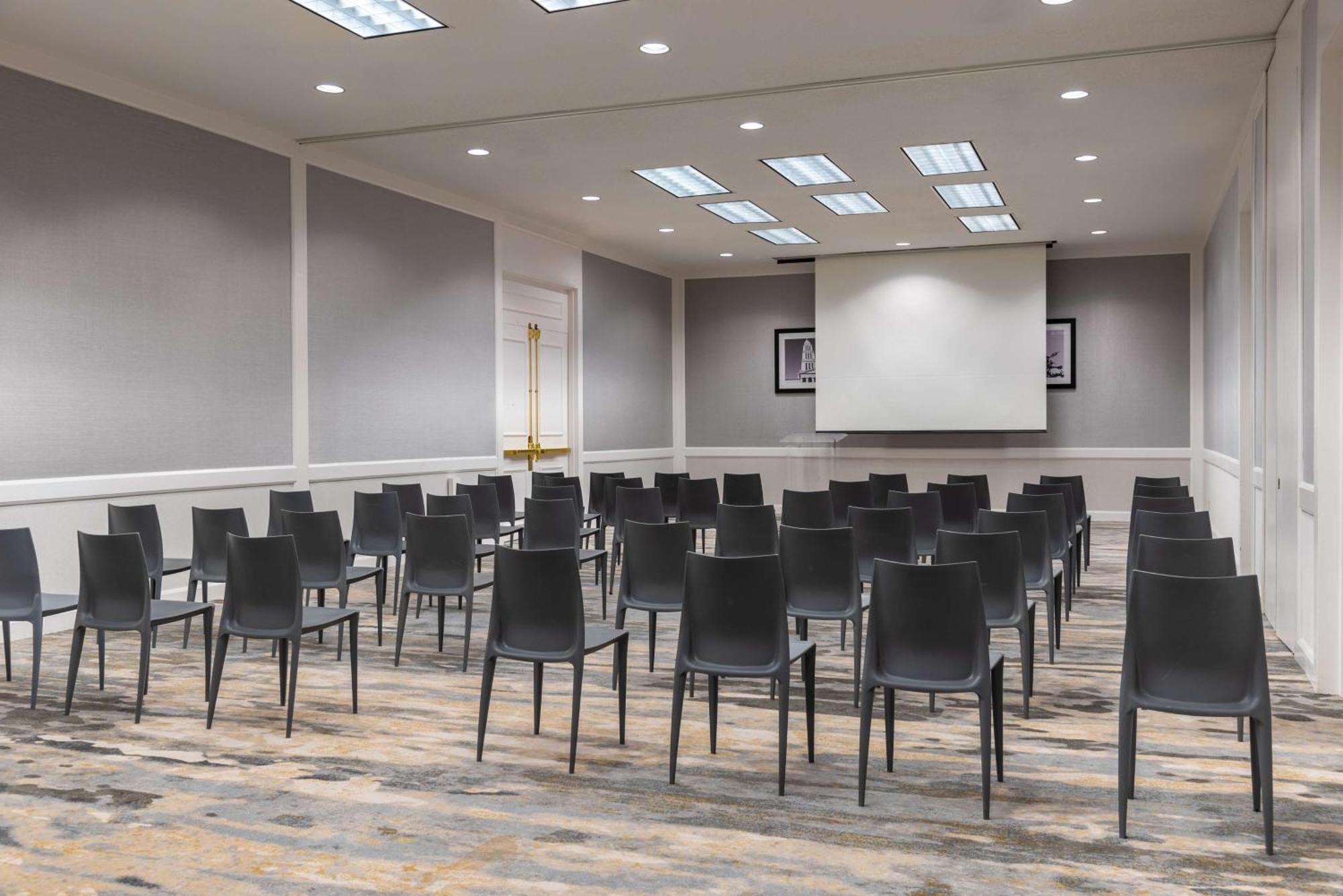 Hilton Alexandria Mark Center Екстер'єр фото