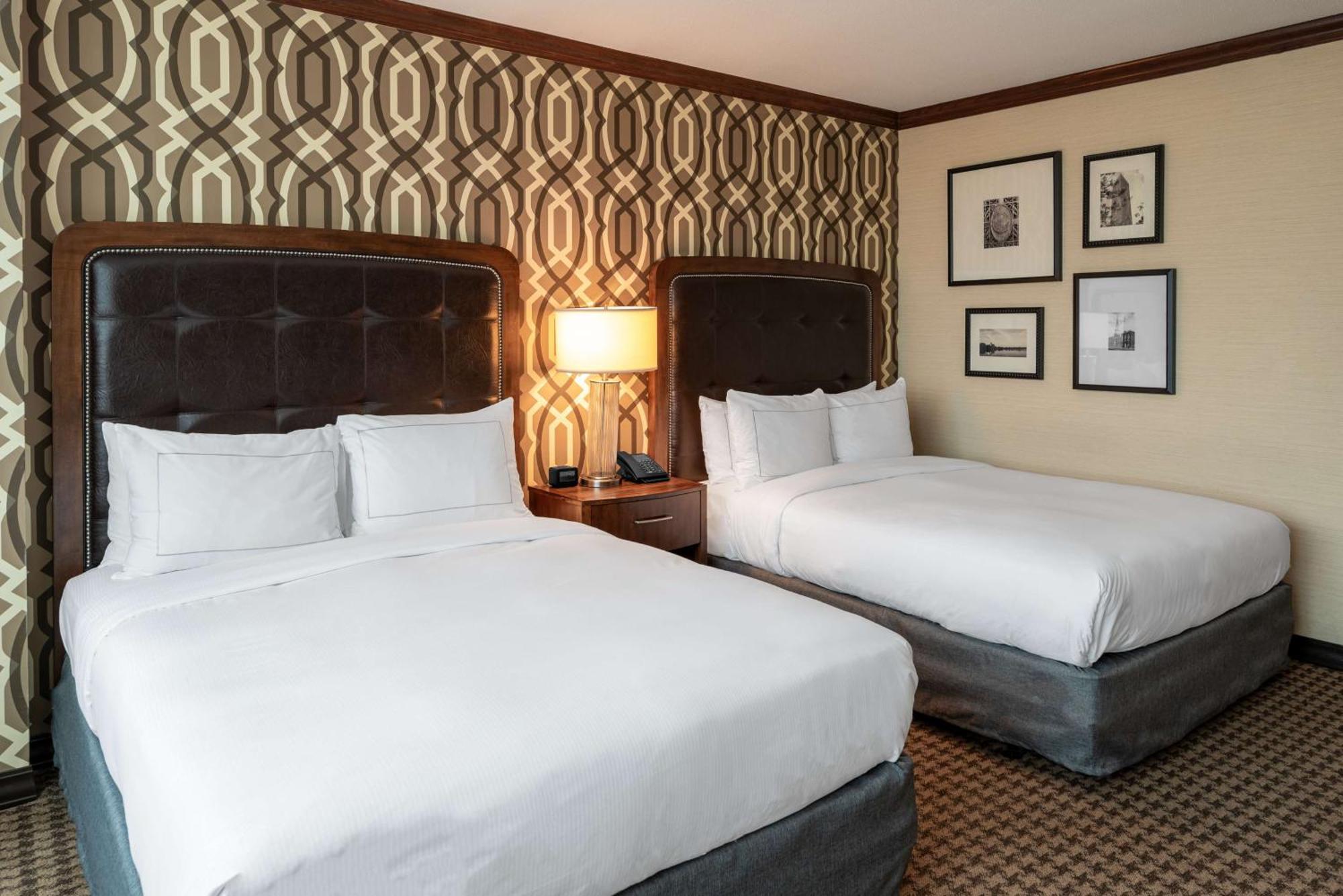 Hilton Alexandria Mark Center Екстер'єр фото