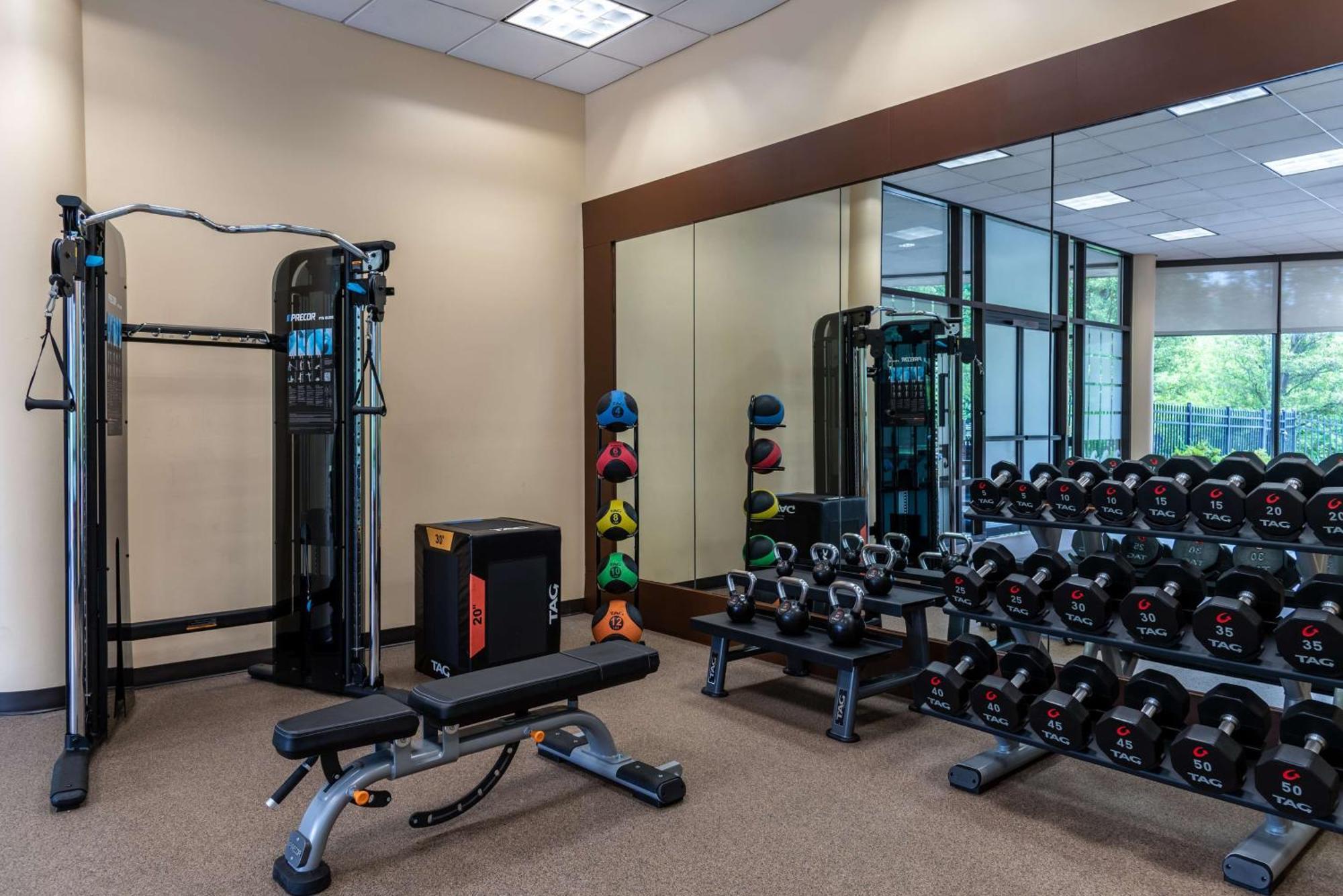Hilton Alexandria Mark Center Екстер'єр фото