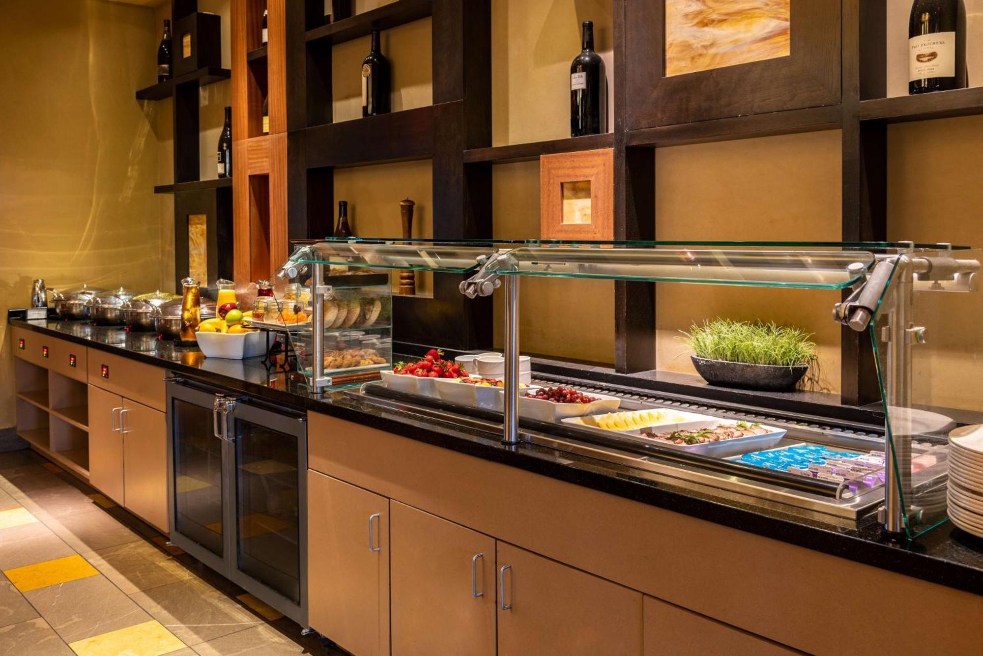 Hilton Alexandria Mark Center Екстер'єр фото